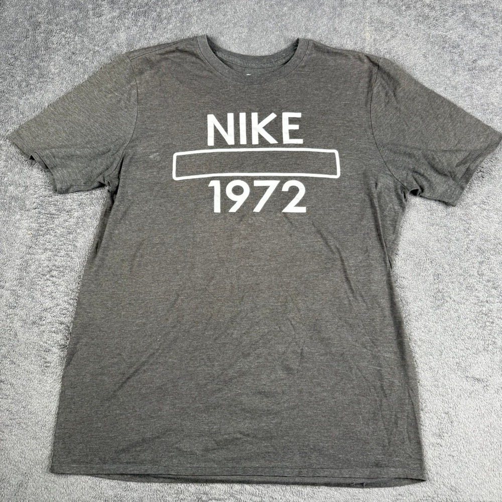 Nike 1972 Graphic T-Shirt Mens Large Gray Heather Athletic Cut Short Sleeve Tee